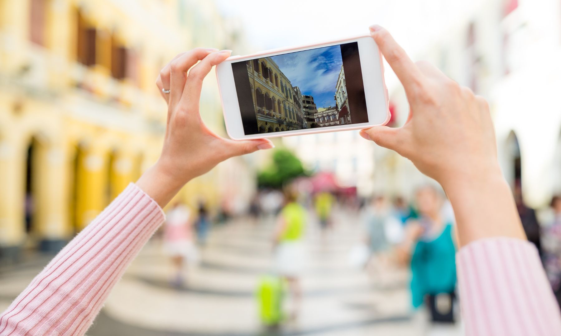 徒歩観光（聖ドミンゴ教会・仁慈堂外観・セナド広場）